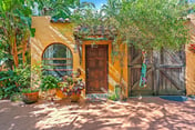 Flamingo Casita - Wander through a Garden Hideaway with Shared Pool