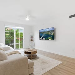 CityPlace Oasis - 2BR Downtown Condo with Pool & Parking