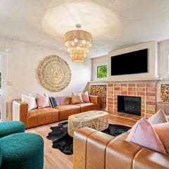Hacienda Flamingo Unit 2 - Expansive 3BR Retreat with Style & Comfort