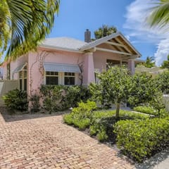 Nini’s Cottage - Family-Friendly Pool Days & Cabana Nights Await