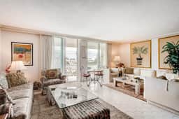 Everglades Plaza – Timeless Charm in the Heart of Palm Beach Island - Image 4