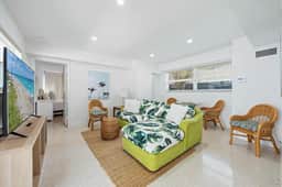 White Palm Casita - Private Guest House Near Downtown & Waterfront - Image 2