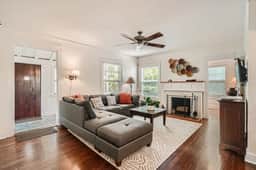 Casa Blanca - Chic Spanish-Style Cottage with Private Courtyard - Image 2