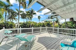 The Blue Pearl - Soak Up Views from a Scenic Poolside Upper Deck - Image 4