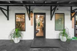 Hacienda Flamingo Unit 3 - Modern 1BR Hideaway with Double Queen Beds - Image 2