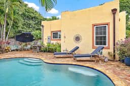 Casa De Marita - Backyard Bliss with Pool in Historic Sunshine Park - Image 2