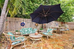 Casa De Marita - Backyard Bliss with Pool in Historic Sunshine Park - Image 3