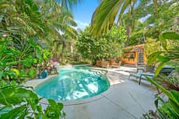 Flamingo Casita - Wander through a Garden Hideaway with Shared Pool - Image 2