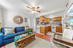 Flamingo Casita - Wander through a Garden Hideaway with Shared Pool - Image 4