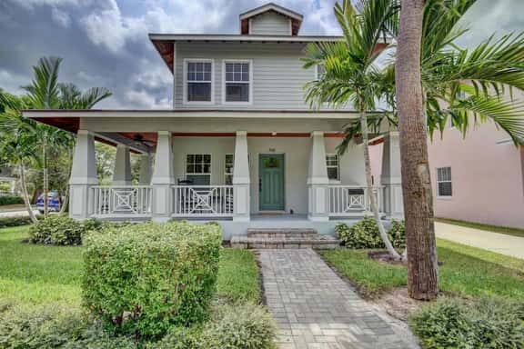 Grey Mist - Recharge in a Stylish Home Near Downtown - Image 1