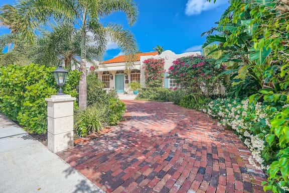 Villa Gardenia - Peaceful Garden Oasis with Open Floor Plan - Image 1