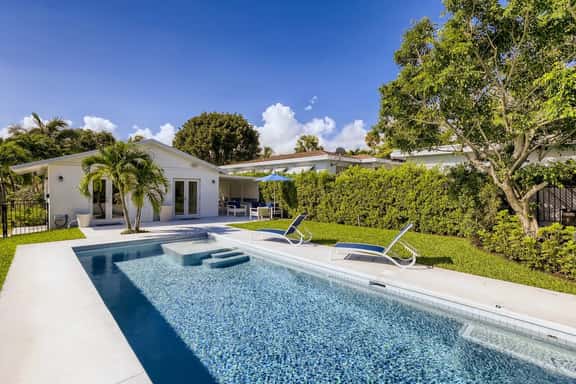 Little Havana - Unwind in a Tropical Garden Retreat with Private Pool - Image 1