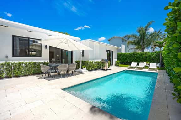 Putnam Place - Bright Modern Home with Pool & Backyard Retreat - Image 1