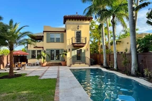 Casa Delfino - Savor Old World Charm with a Lush Poolside Retreat - Image 1