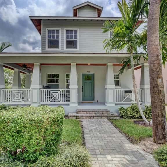 Grey Mist - Recharge in a Stylish Home Near Downtown - Image 1