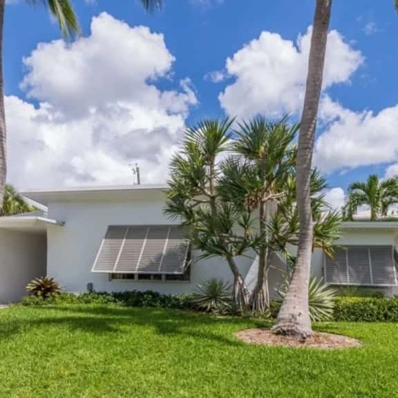 Southern Breeze - Renovated Mid-Century Oasis Near Intracoastal - Image 1