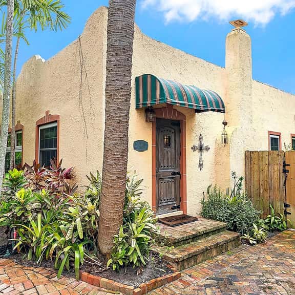 Casa De Marita - Backyard Bliss with Pool in Historic Sunshine Park - Image 1