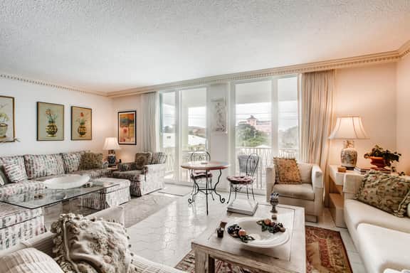 Everglades Plaza – Timeless Charm in the Heart of Palm Beach Island - Image 3
