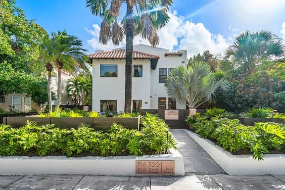 Hacienda Flamingo Unit 4 - Chic 2BR Retreat Near Shops and Restaurants - Image 2
