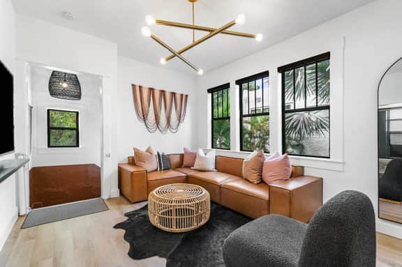 Hacienda Flamingo Unit 4 - Chic 2BR Retreat Near Shops and Restaurants - Image 3
