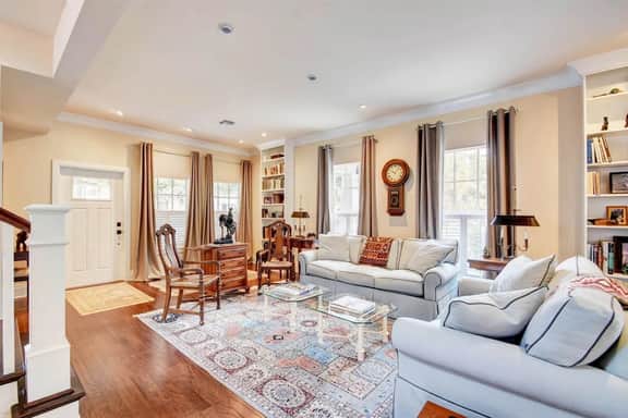 Grey Mist - Recharge in a Stylish Home Near Downtown - Image 5