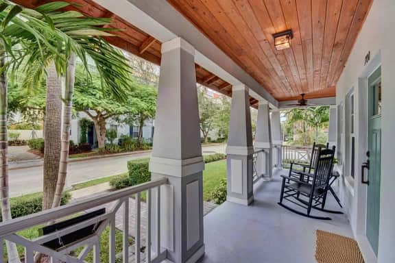 Grey Mist - Recharge in a Stylish Home Near Downtown - Image 3
