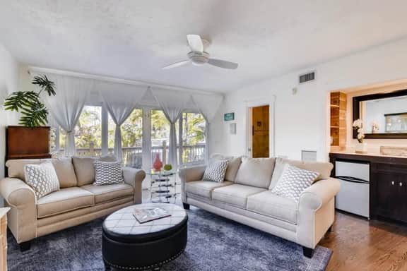 The Periwinkle House – Bask Poolside at this Sunlit West Palm Retreat - Image 3