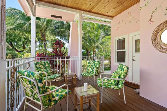 Nini’s Cottage - Family-Friendly Pool Days & Cabana Nights Await - Image 2