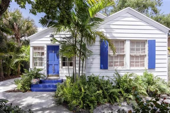 Palm Beach Oasis - Indulge in Garden Tranquility with Alfresco Dining - Image 2