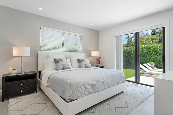 Putnam Place - Bright Modern Home with Pool & Backyard Retreat - Image 4
