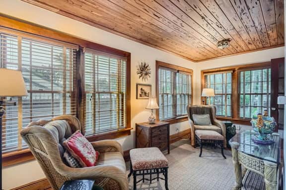 Casa Delfino - Savor Old World Charm with a Lush Poolside Retreat - Image 4