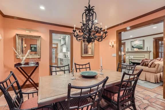 Casa Delfino - Savor Old World Charm with a Lush Poolside Retreat - Image 5