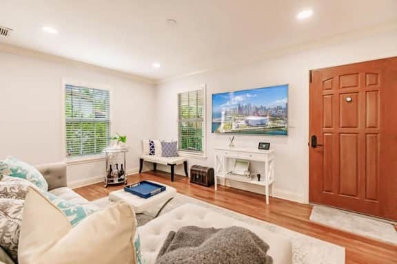 Key Lime Cottage - Bask Poolside in a Historic Flamingo Park Gem - Image 5