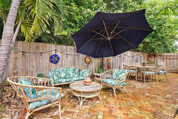 Casa De Marita - Backyard Bliss with Pool in Historic Sunshine Park - Image 3