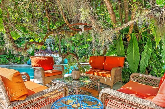 Flamingo Casita - Wander through a Garden Hideaway with Shared Pool - Image 3