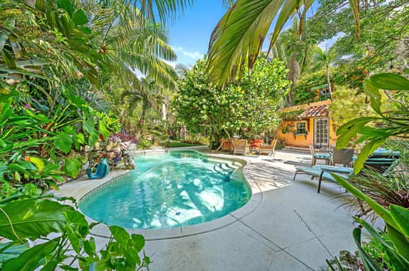 Flamingo Casita - Wander through a Garden Hideaway with Shared Pool - Image 2